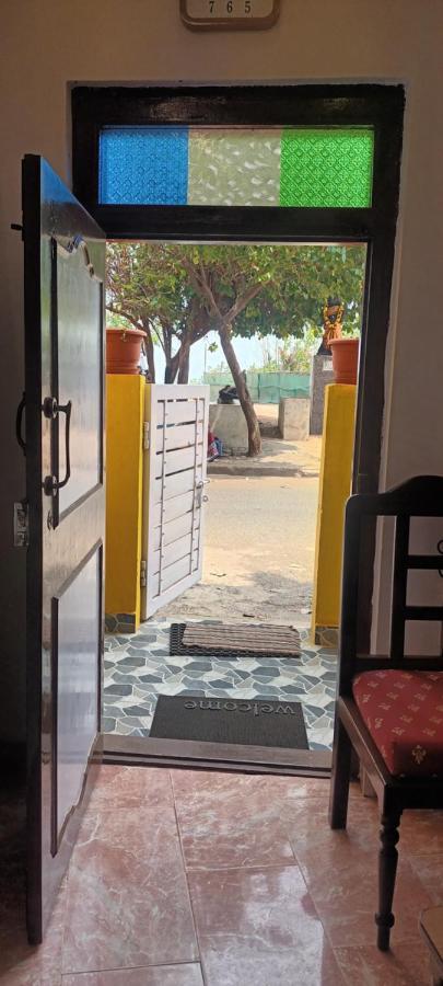 Villa Betty Beach Front Pondicherry Exteriör bild